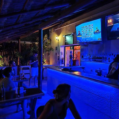 New Friends Hostel & Bar Adults Only Valladolid  Eksteriør bilde
