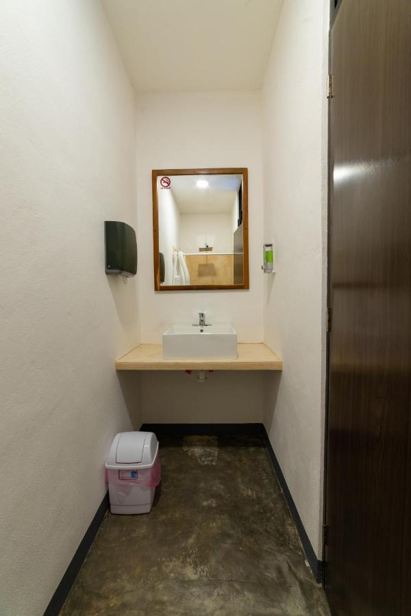 New Friends Hostel & Bar Adults Only Valladolid  Eksteriør bilde