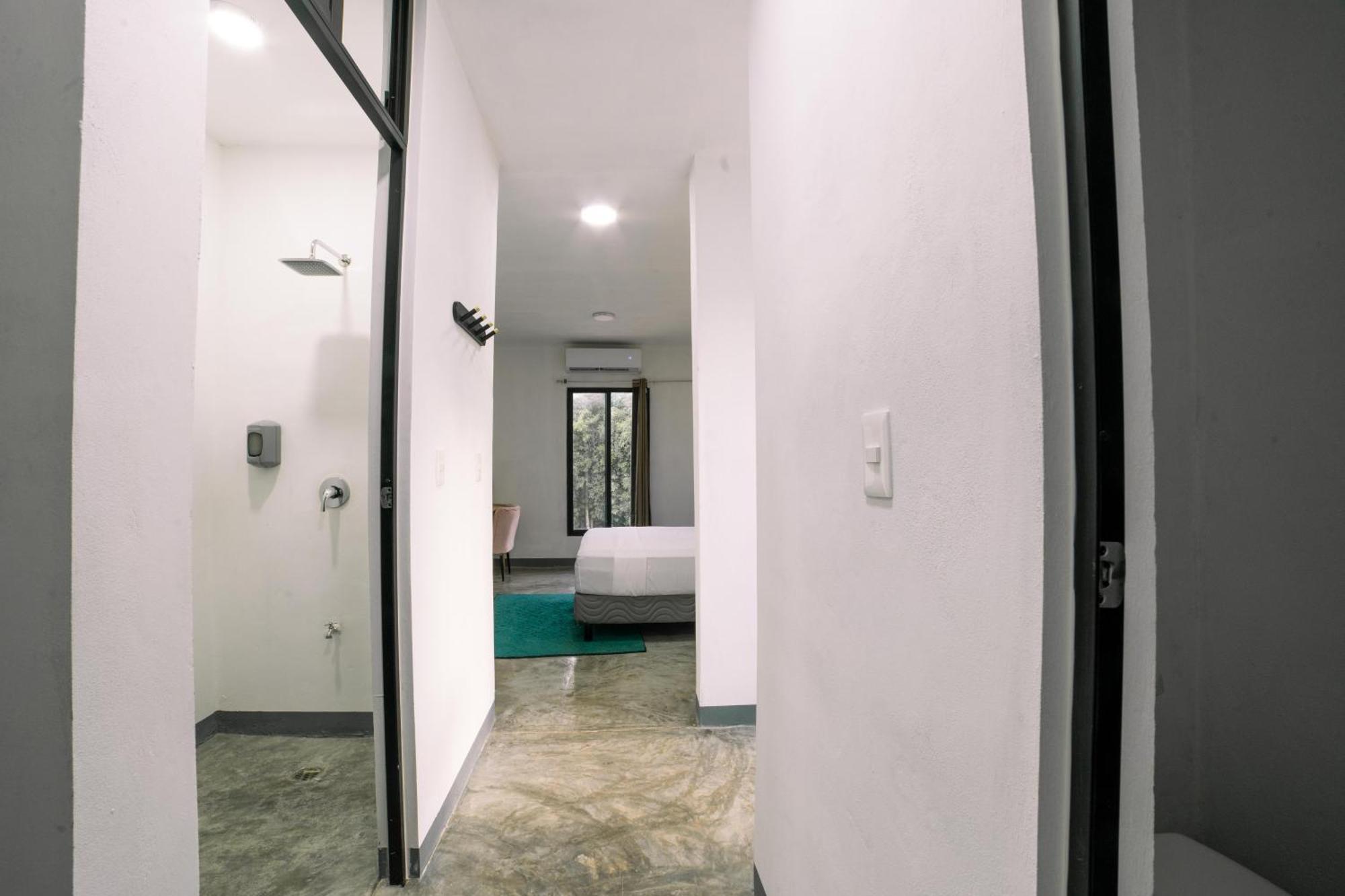 New Friends Hostel & Bar Adults Only Valladolid  Eksteriør bilde