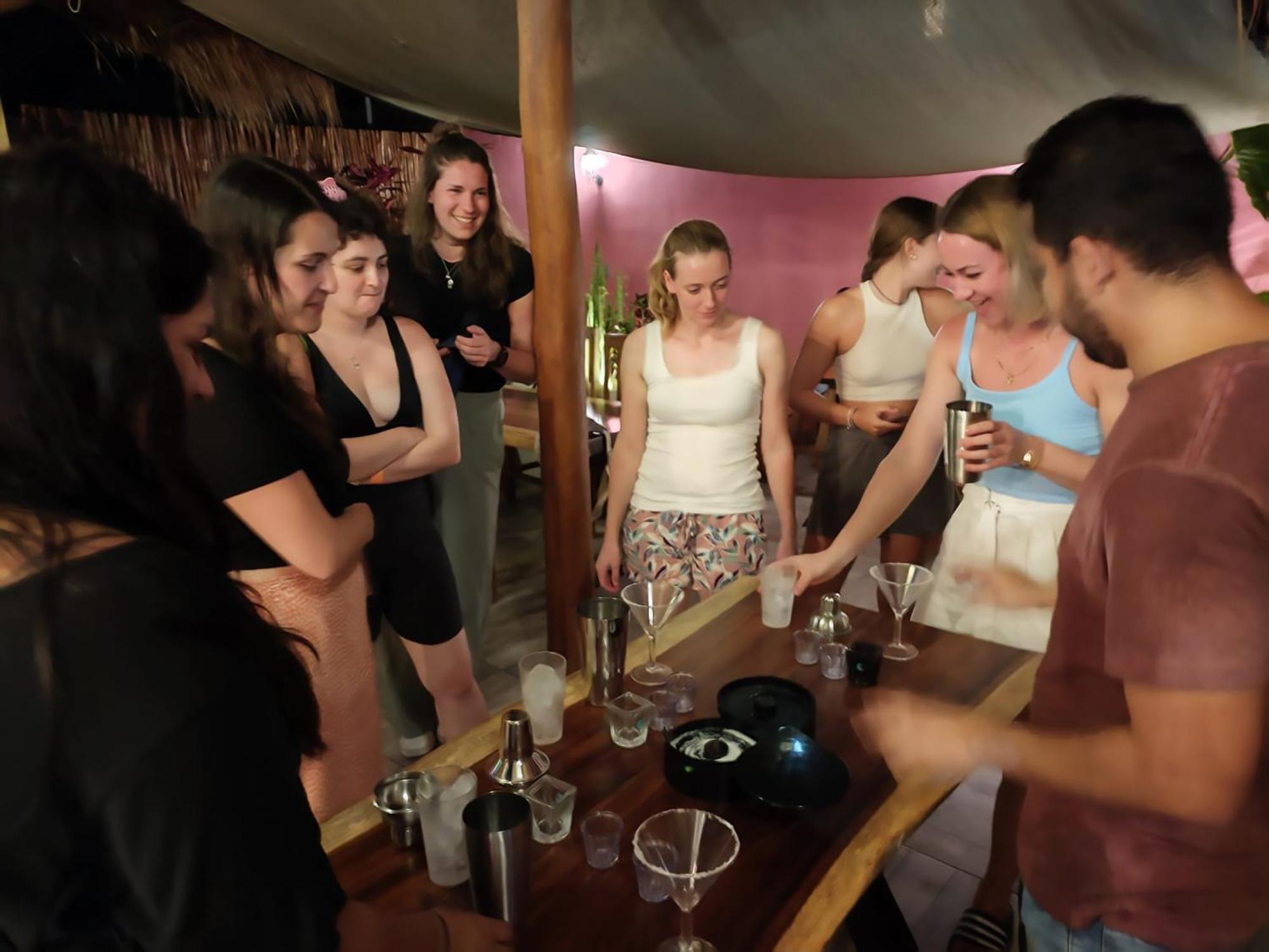 New Friends Hostel & Bar Adults Only Valladolid  Eksteriør bilde